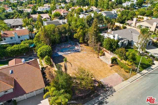 1241 HIDDEN SPRINGS Avenue