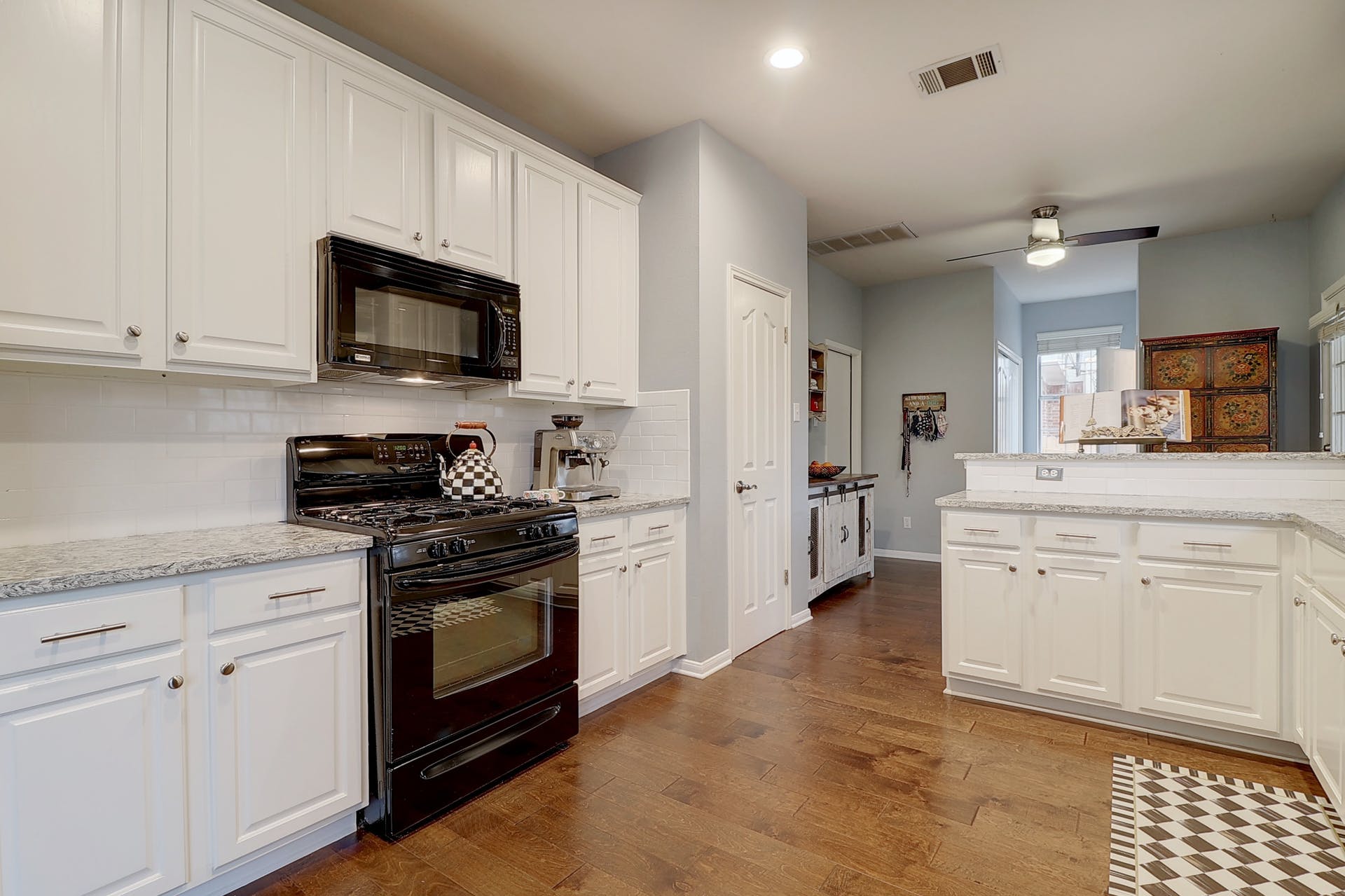 2432 Falcon Dr