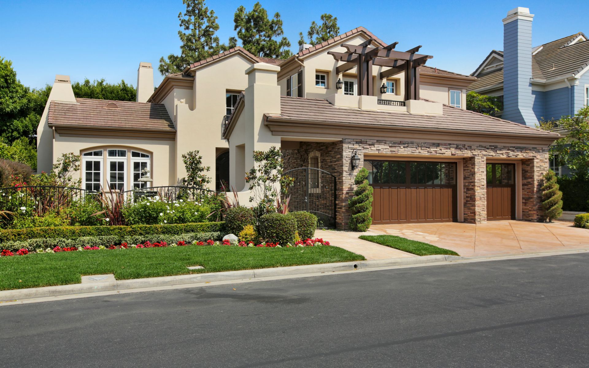 16 Gleneagles Dr