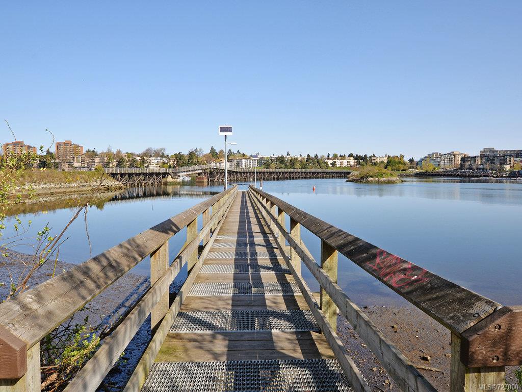 408-90 Regatta Landing