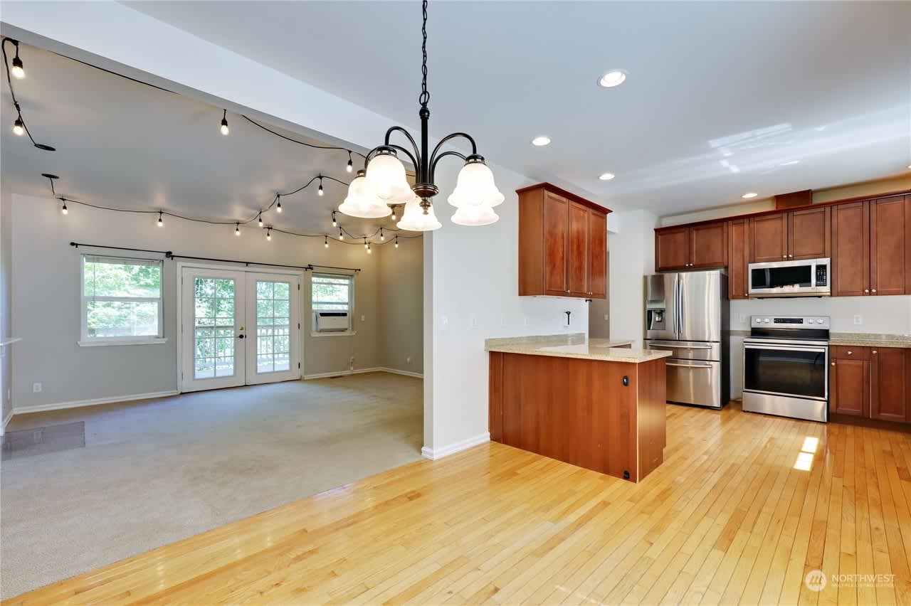 2125 Ford Ave