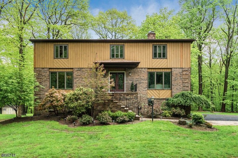 15 Black Birch Dr