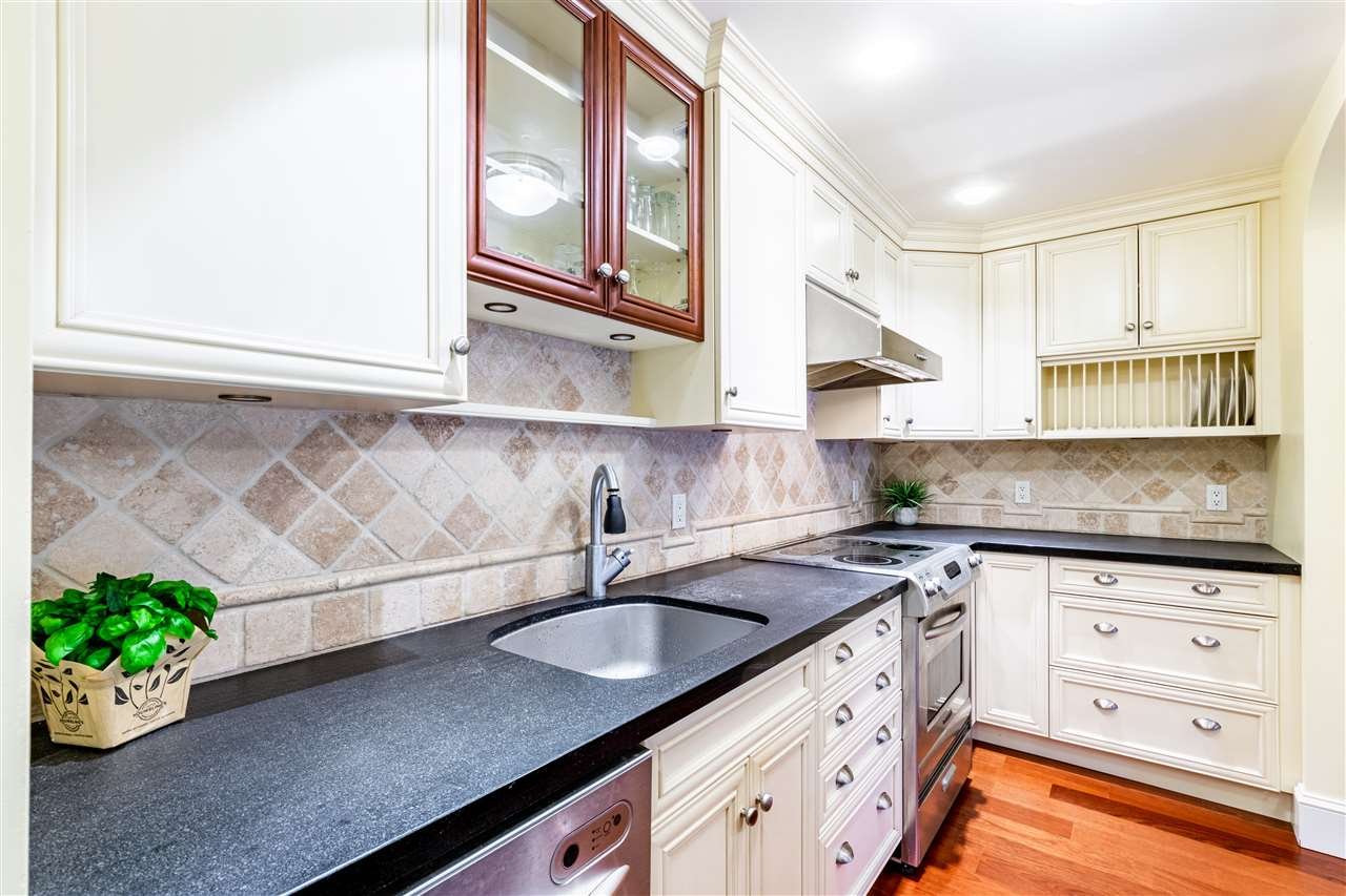 206-1396 Burnaby St