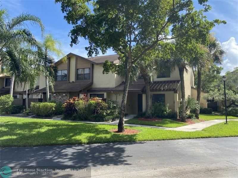 3962 Cocoplum Cir