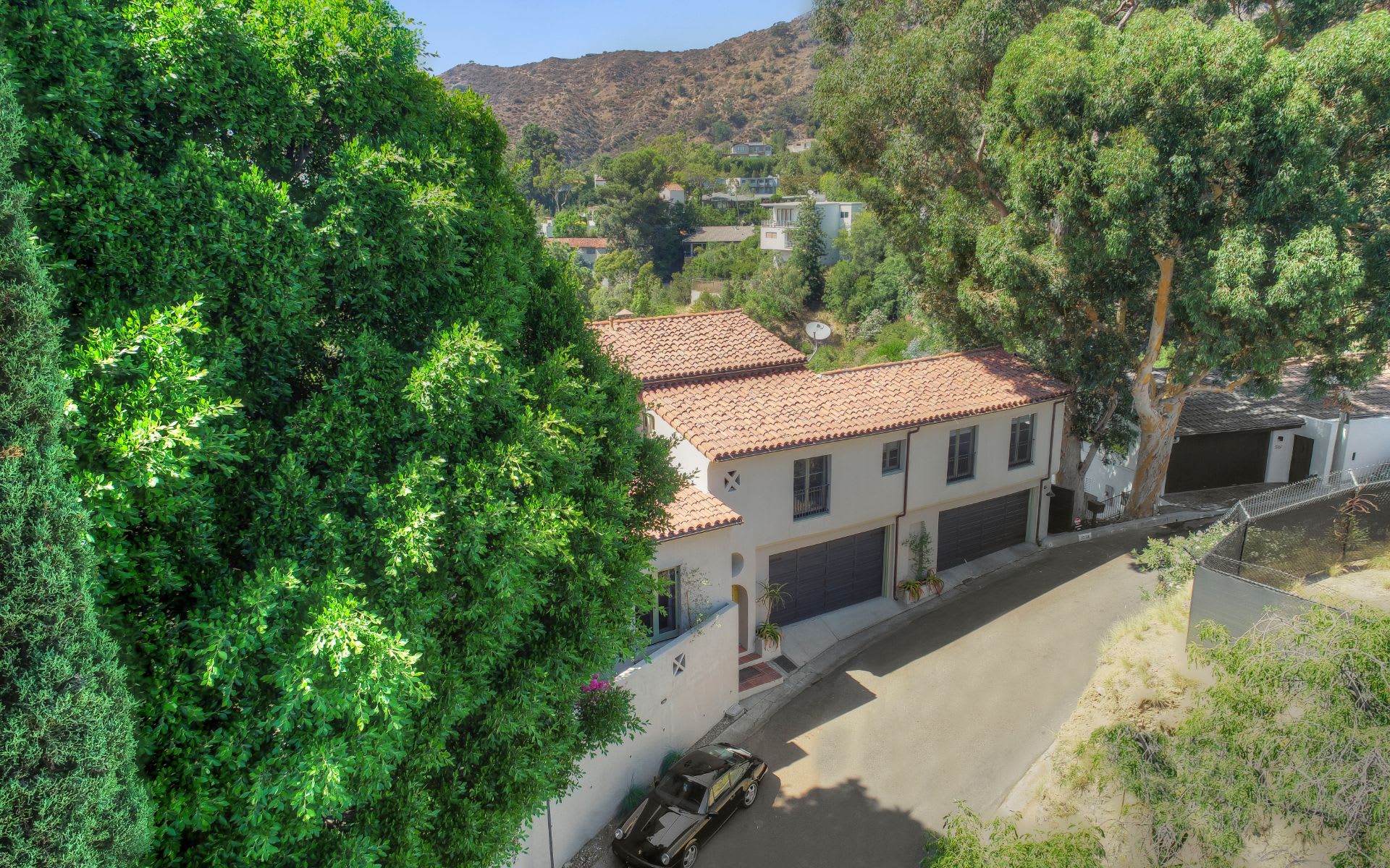  3259 Deronda Dr