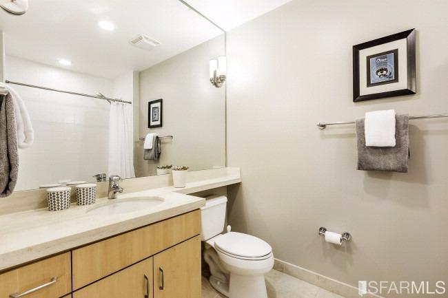 750 Van Ness Ave, #V404