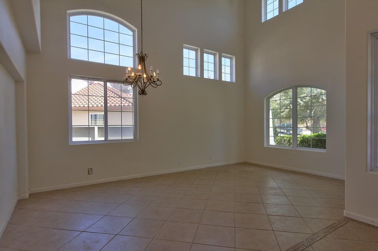 13 Wimbledon Cir