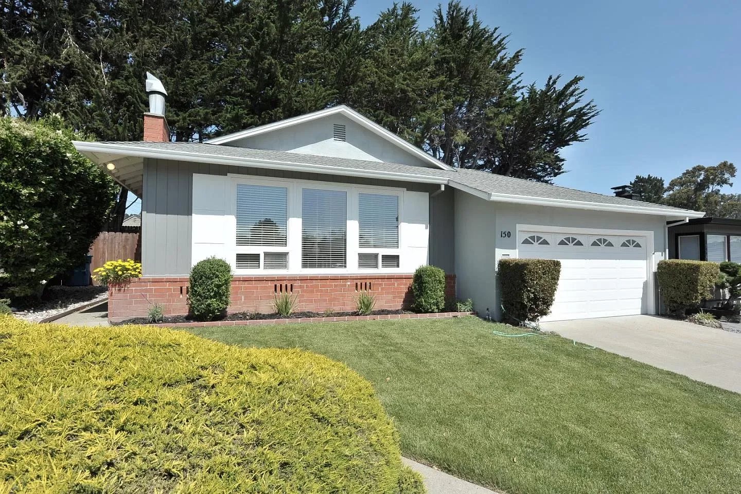 150 Crosby Ct