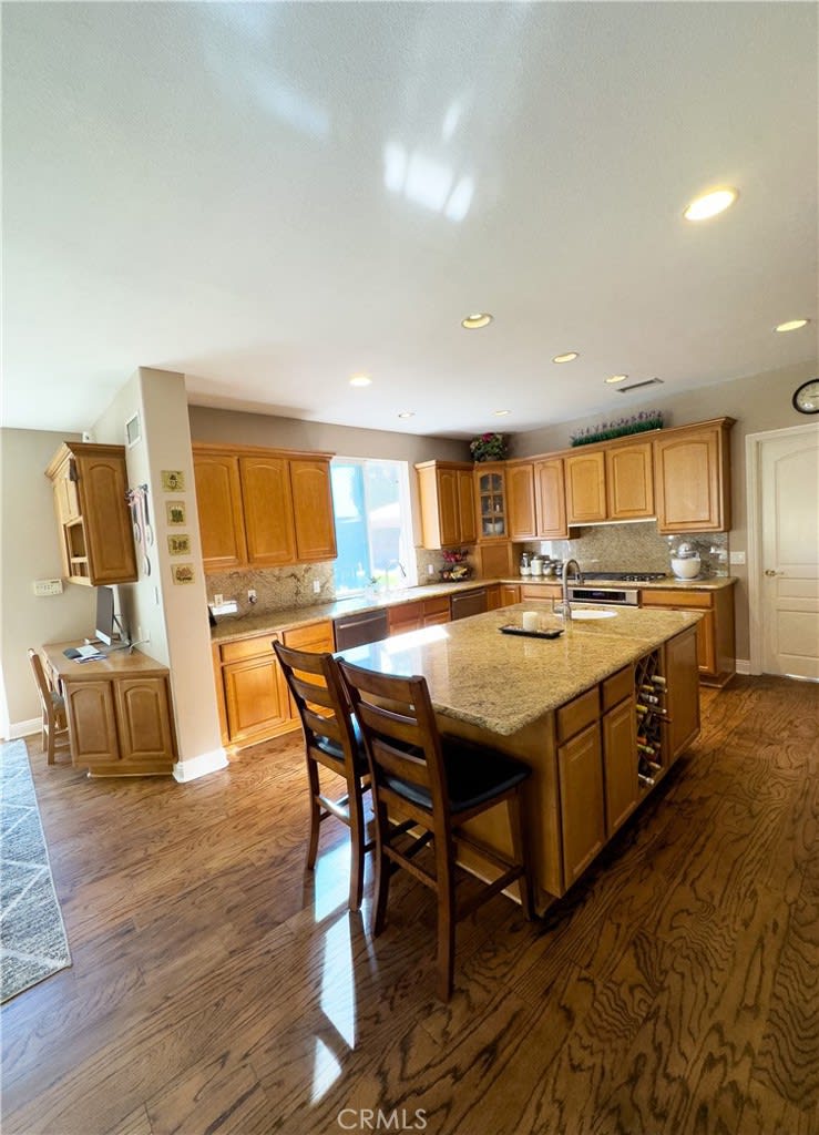 16 Hillcrest Mnr