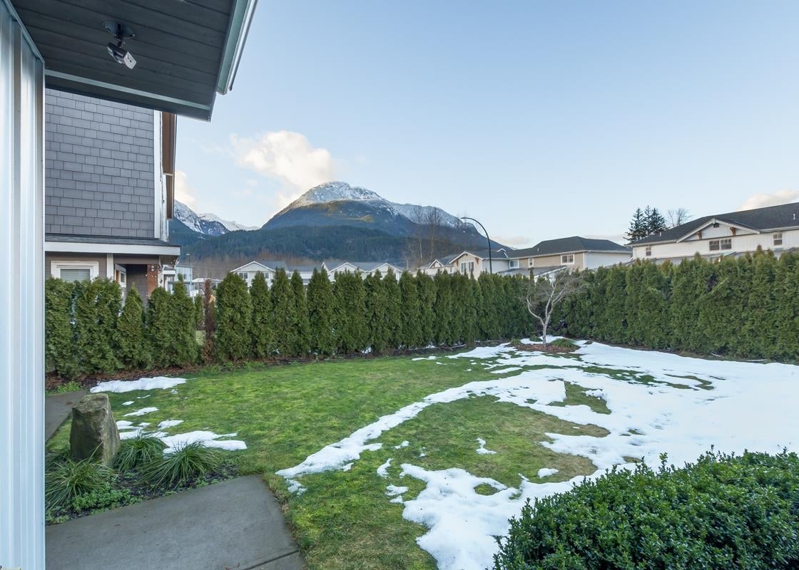 1812 Willow Cres
