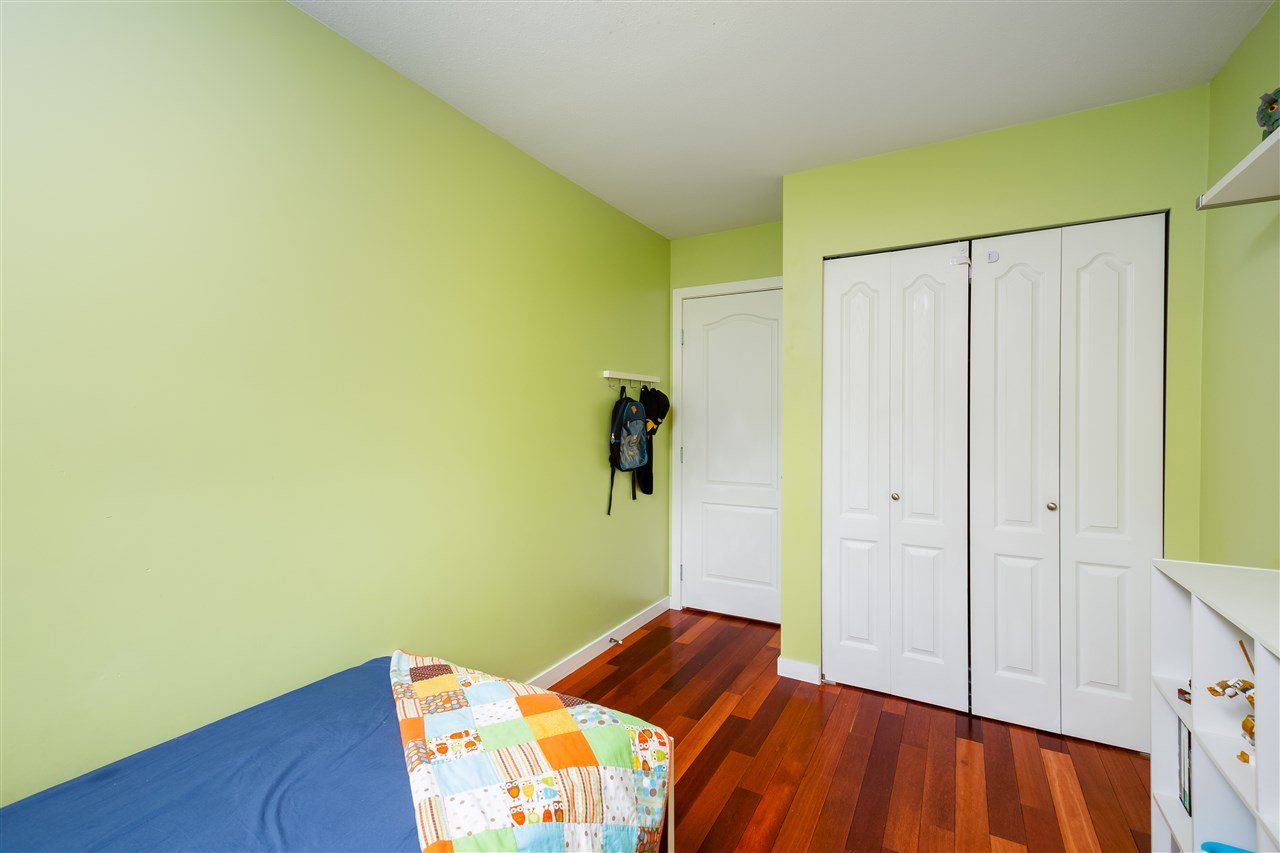 21588 95 Ave
