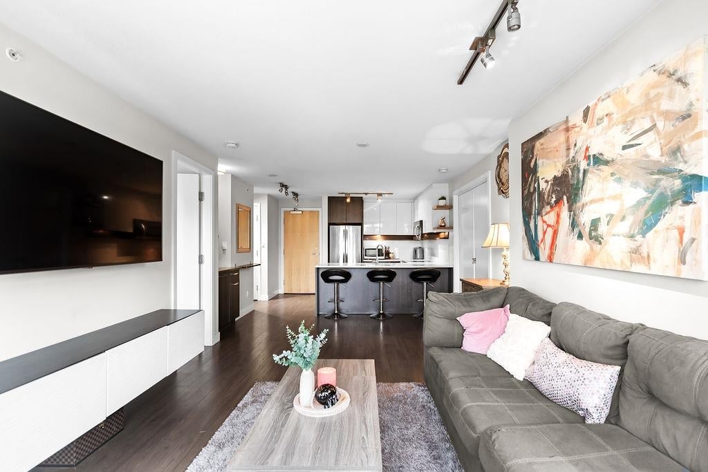 605-958 Ridgeway Ave