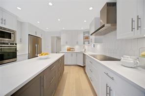 1021 St. Charles St, Victoria
