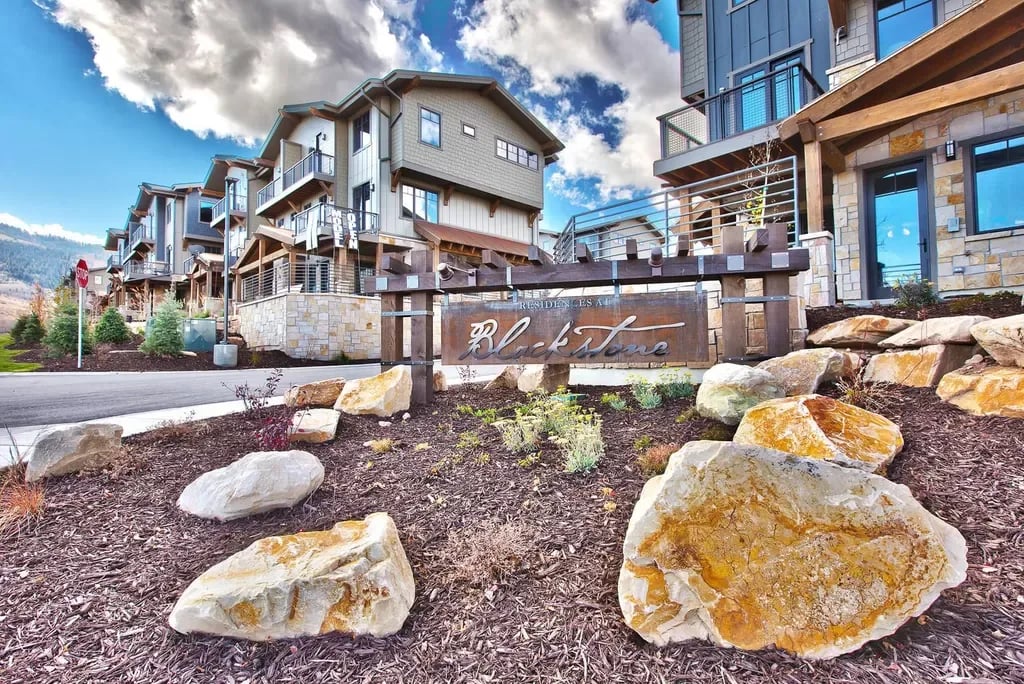 3751 Blackstone Dr #3D