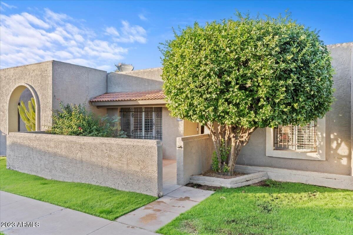 7269 N VIA NUEVA