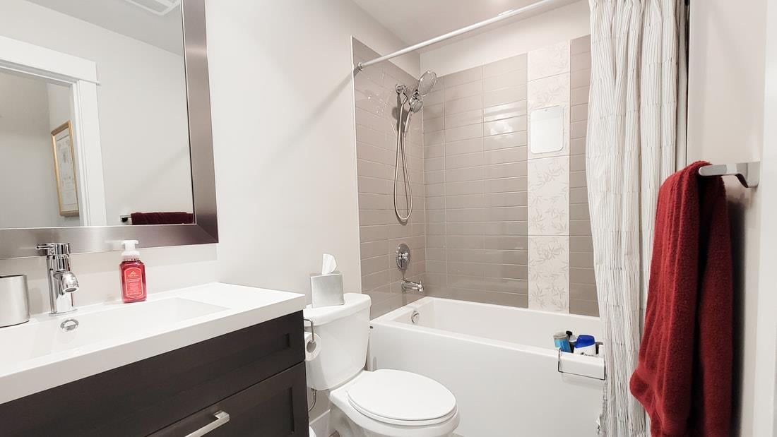 212-2465 Wilson Ave