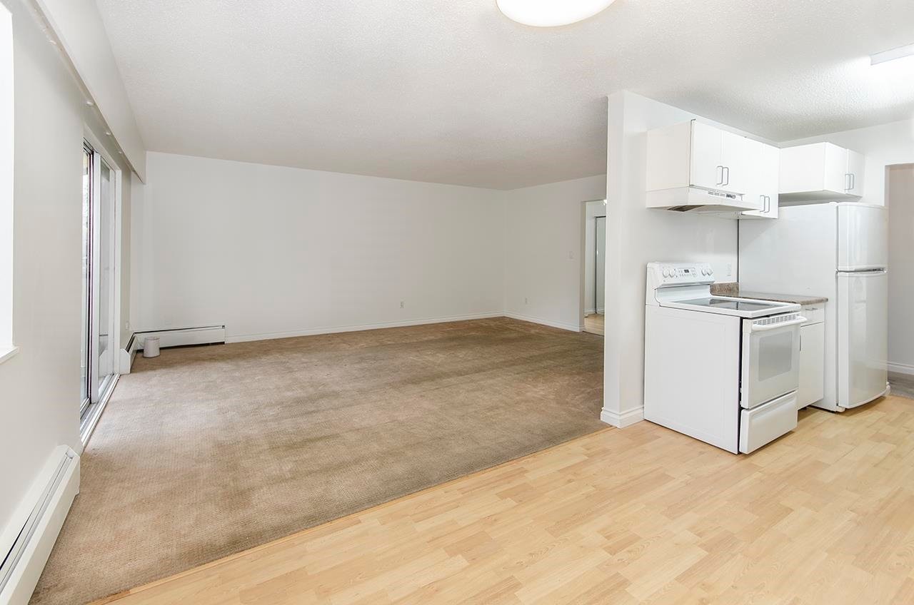 61-928 Premier St