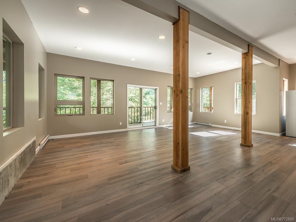 7268 Thelmita Pl