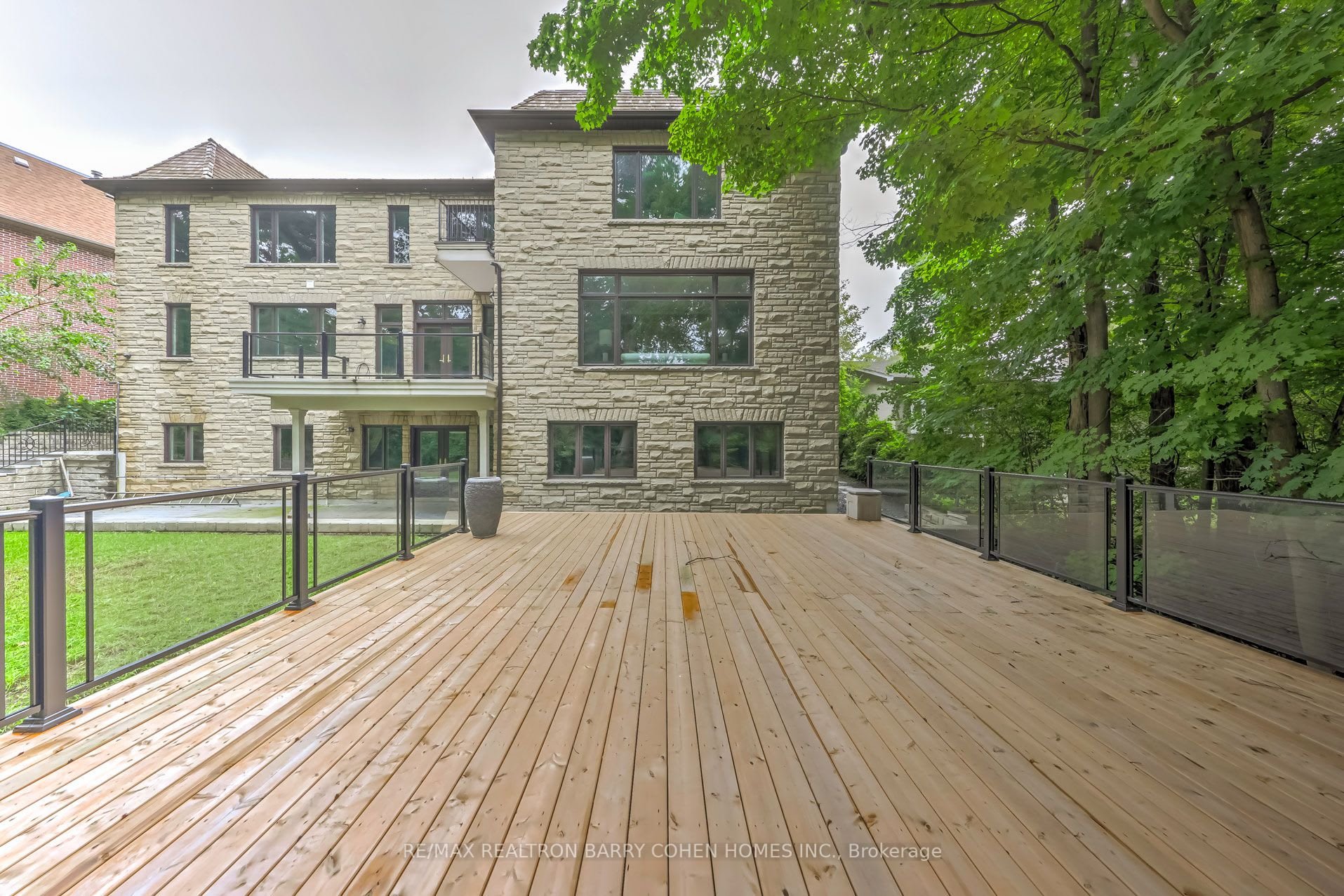 SOLD: Elegance & Luxury At Its Finest