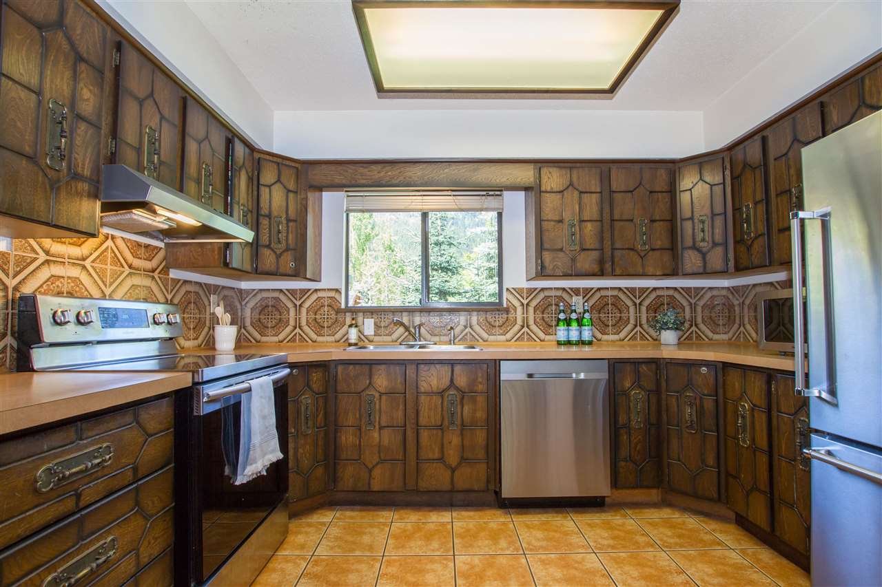 8123 Alpine Wy
