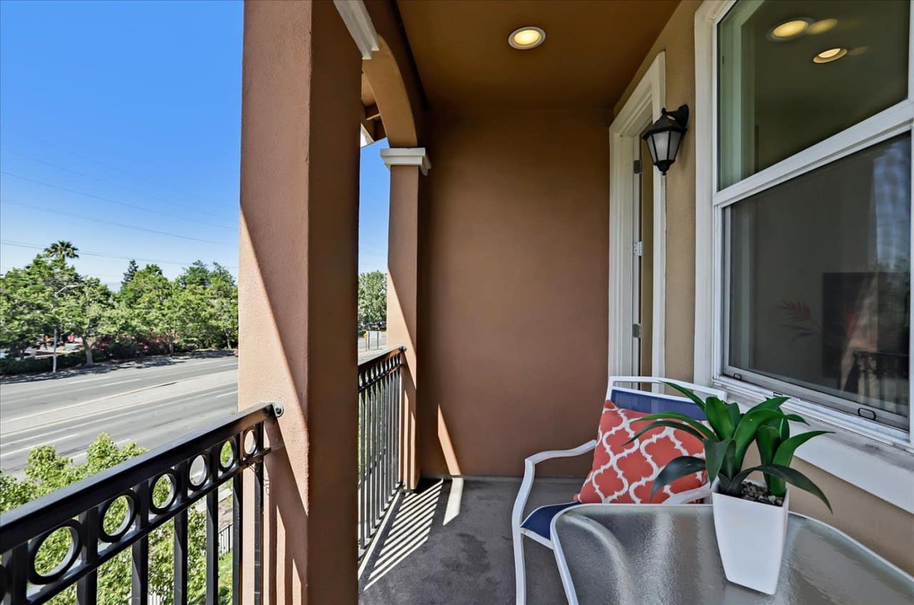 272 Currlin Cir