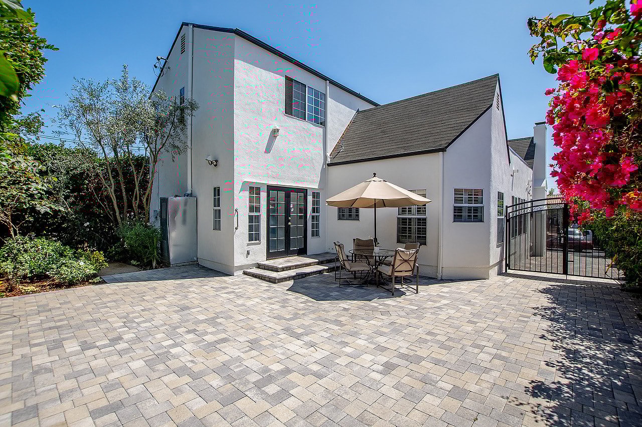 607 N Mansfield Ave.
