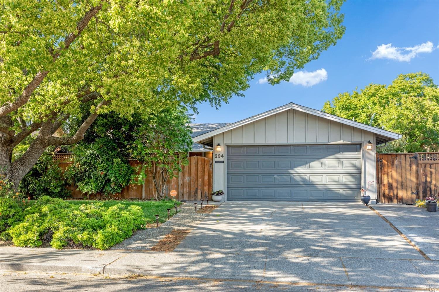 234 Daffodil Dr