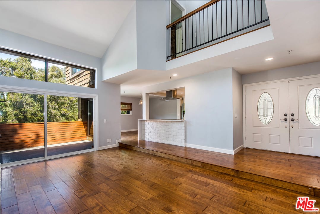 8 Sea Island Dr