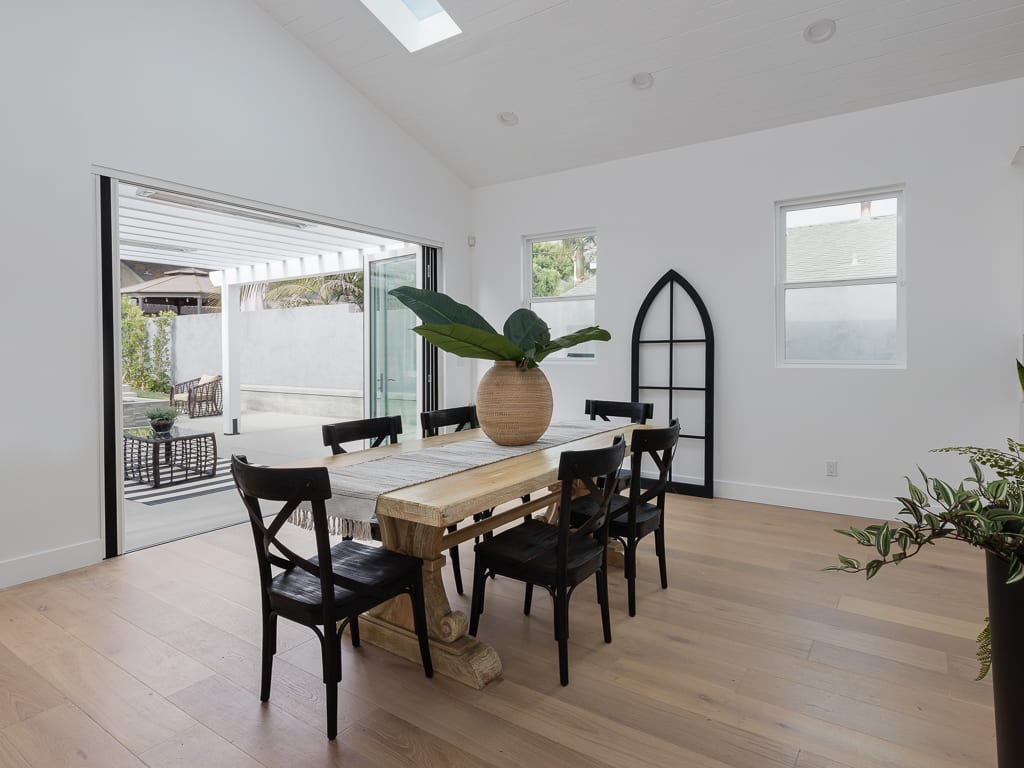211 W Walnut Ave
