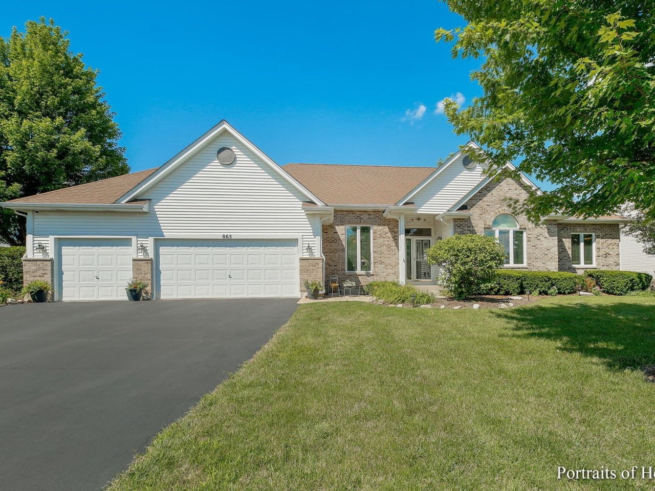 865 Red Barn Ln