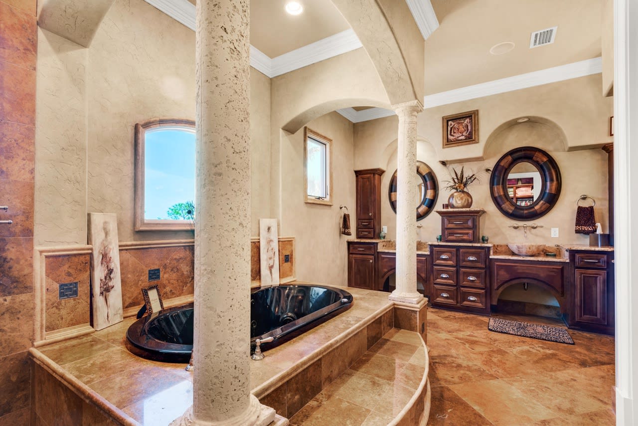 5236 Finisterre Drive