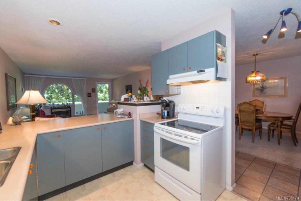 106-3880 Quadra St