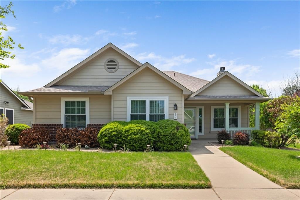 153 Hickory Ln