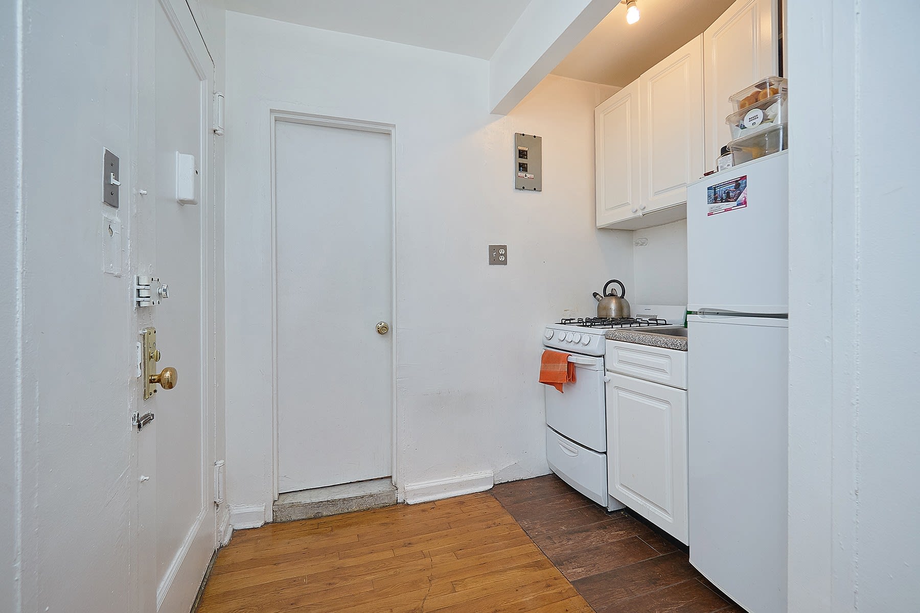 1055 2nd Ave, Unit 2B