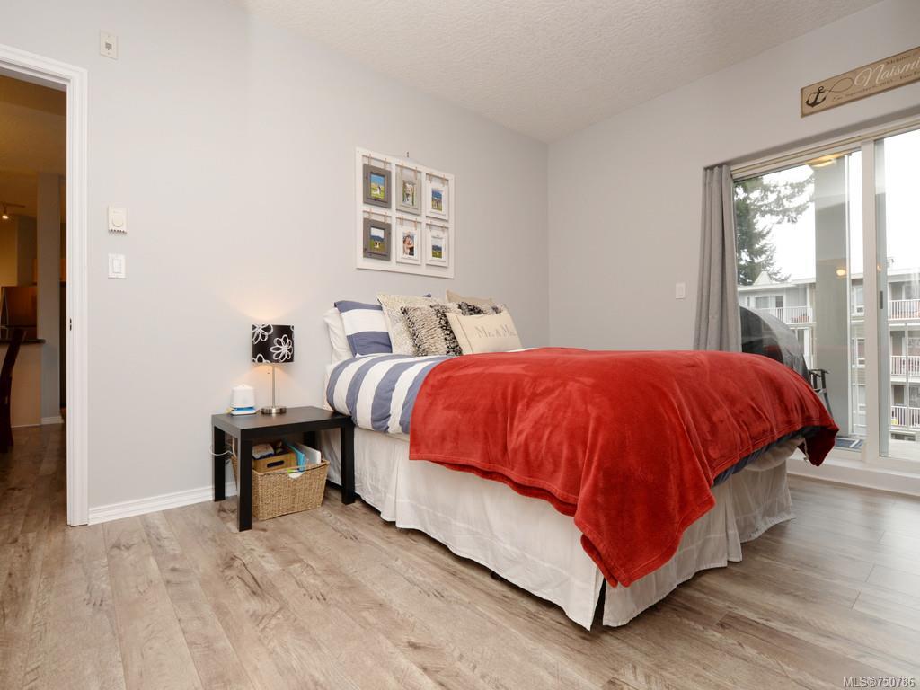 301-893 Hockley Ave