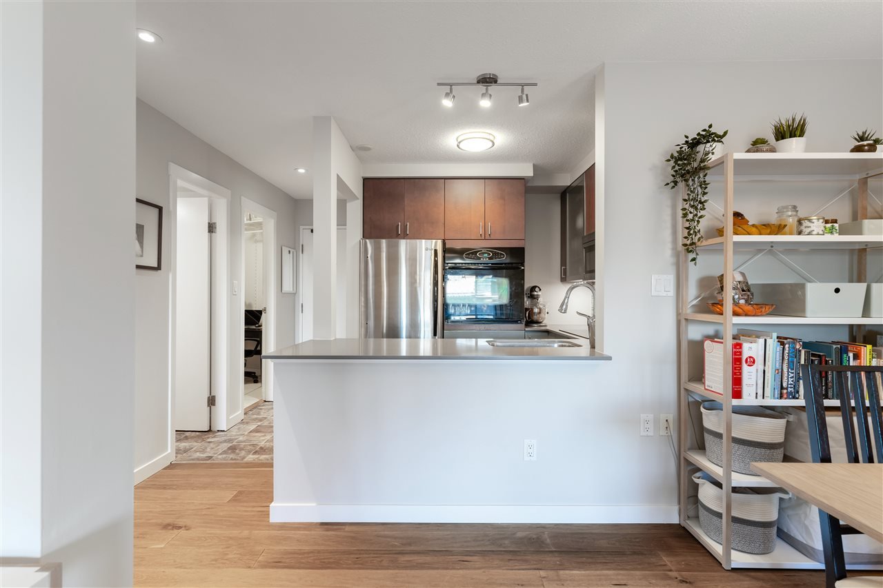 317-555 W 14th Ave
