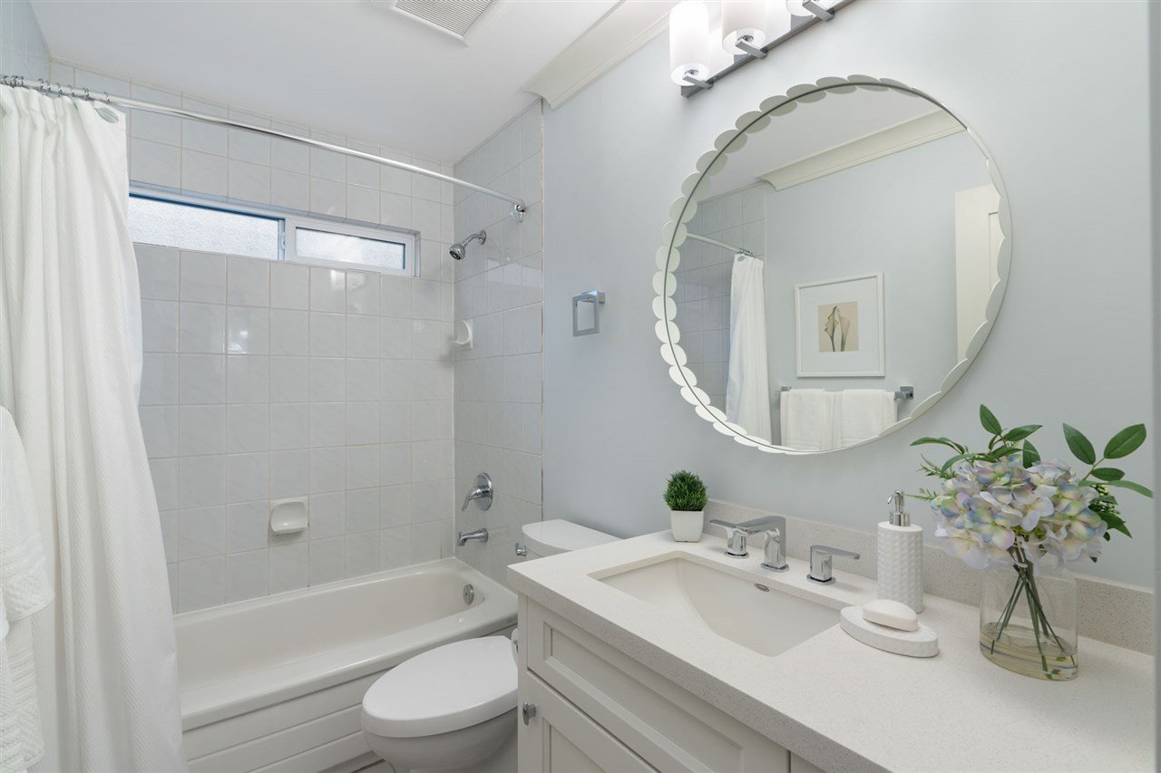 38-889 Tobruck Avenue, North Vancouver