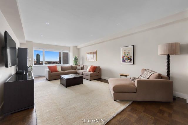 45 Sutton Pl S, Unit 21I