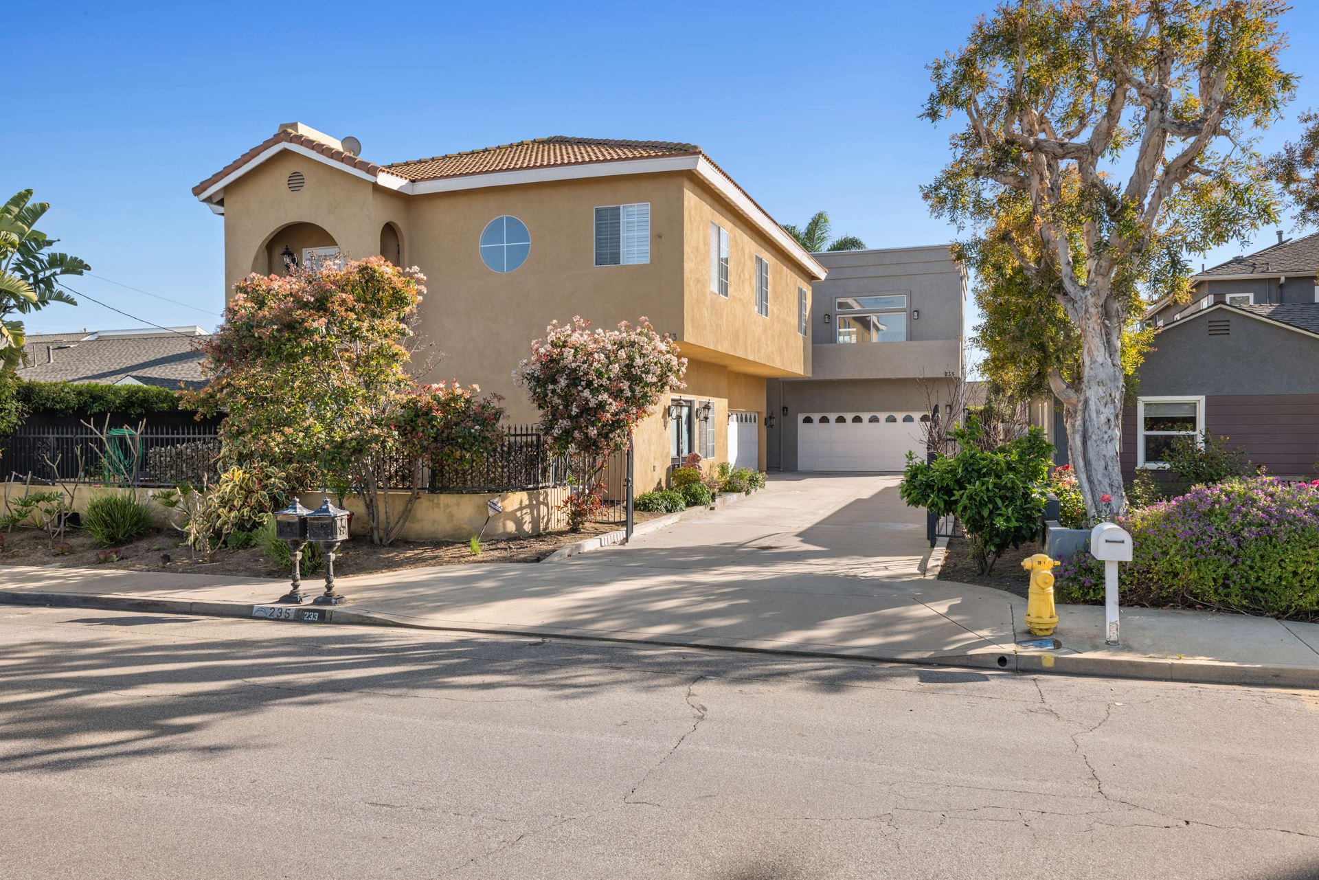 235 Santa Isabel 