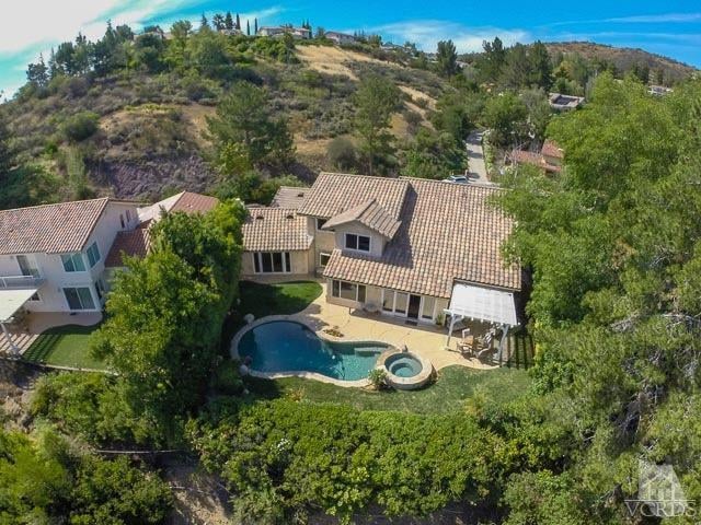 1561 Shadowglen Court