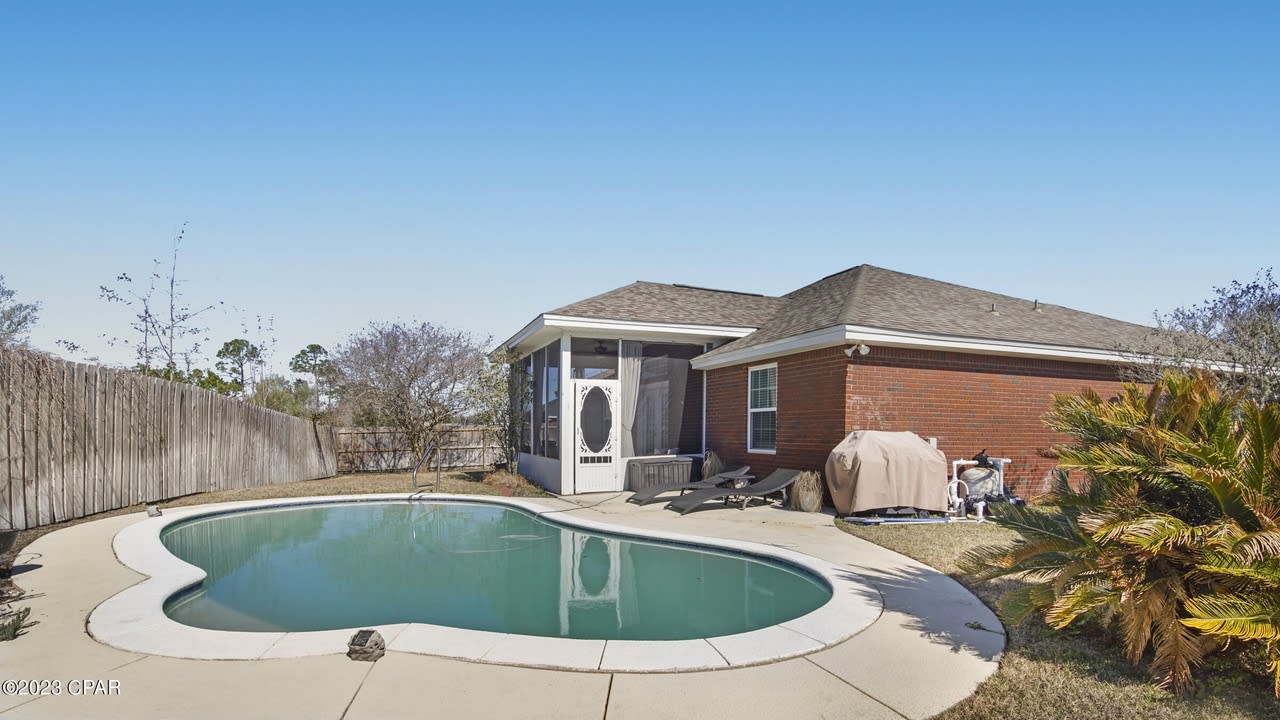 1810 Glencoe Drive
