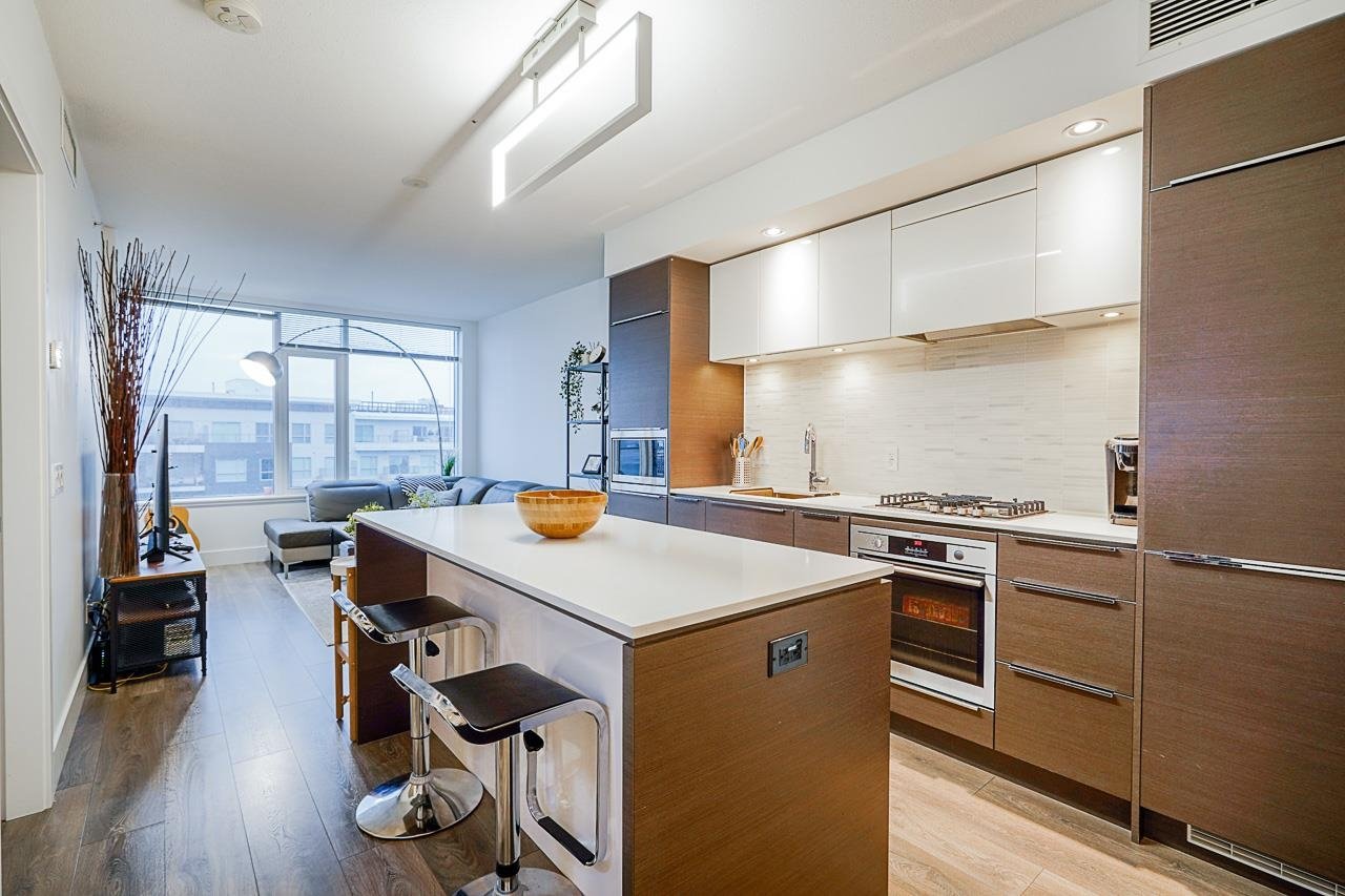 808-5233 Gilbert Rd