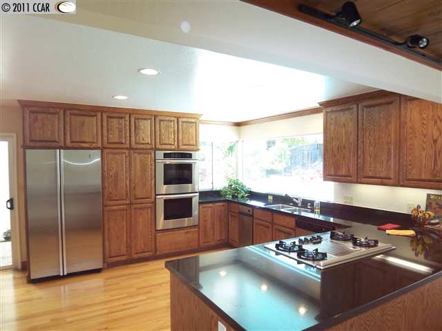 1147 Sanders Dr