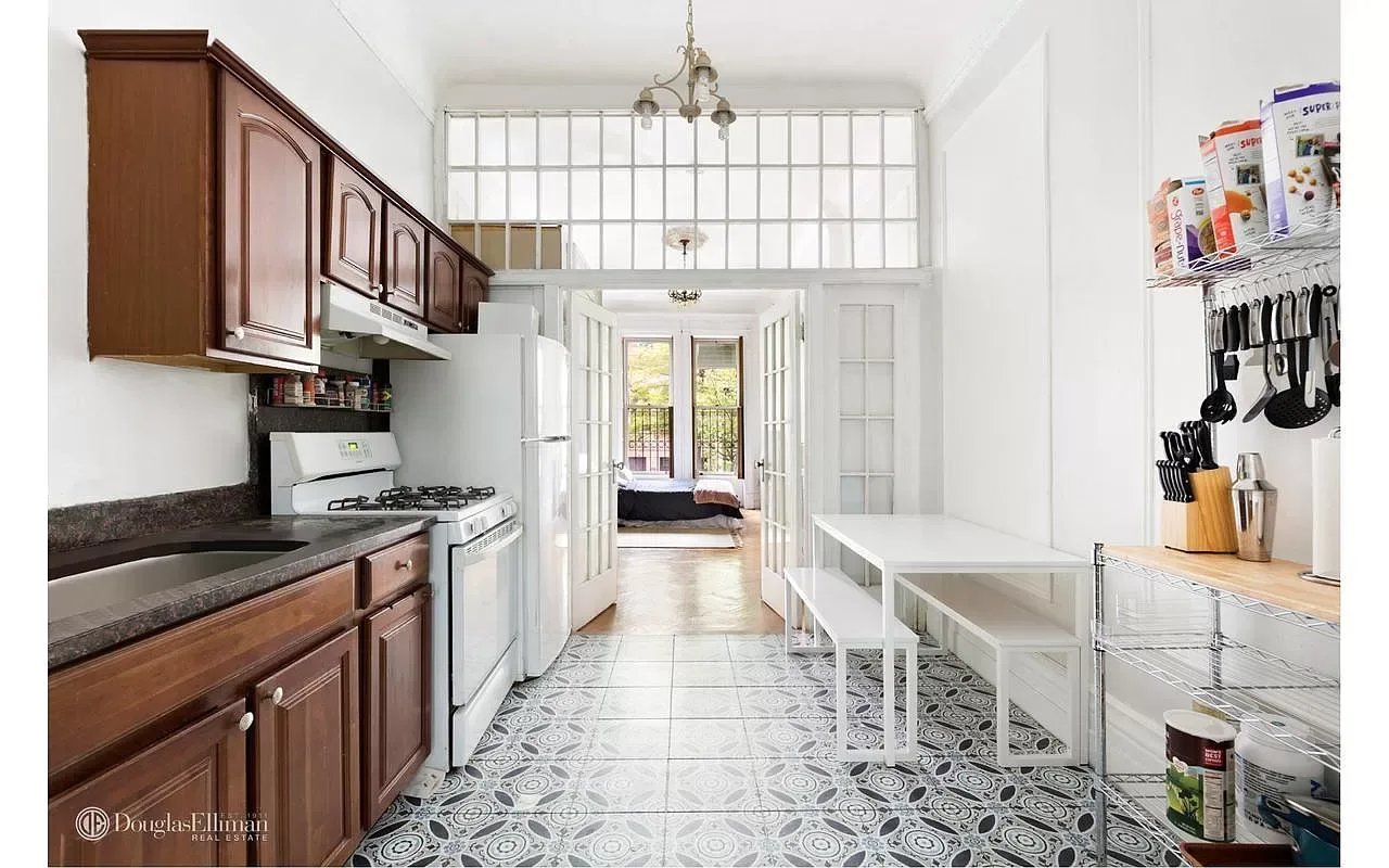 207 W 136th St