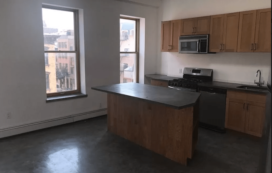 647 Myrtle Ave Apt: 4