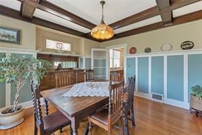1636 Hollywood Cres
