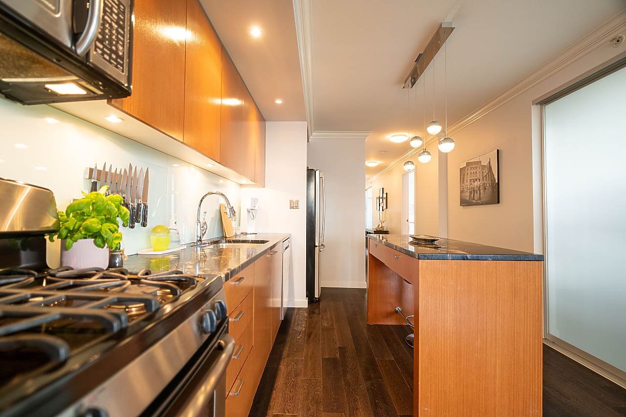 809-328 E 11th Ave