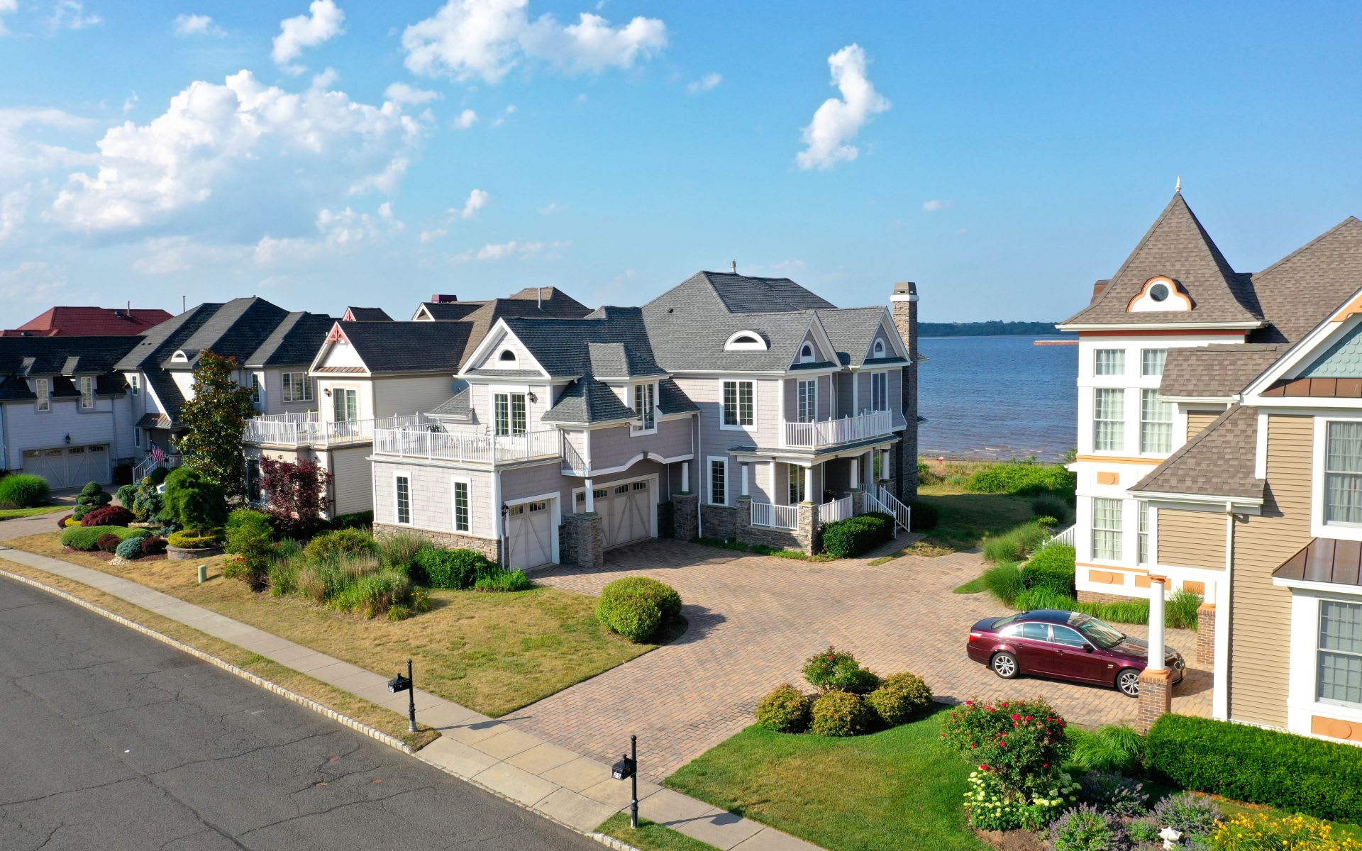 23 LIGHTHOUSE DR