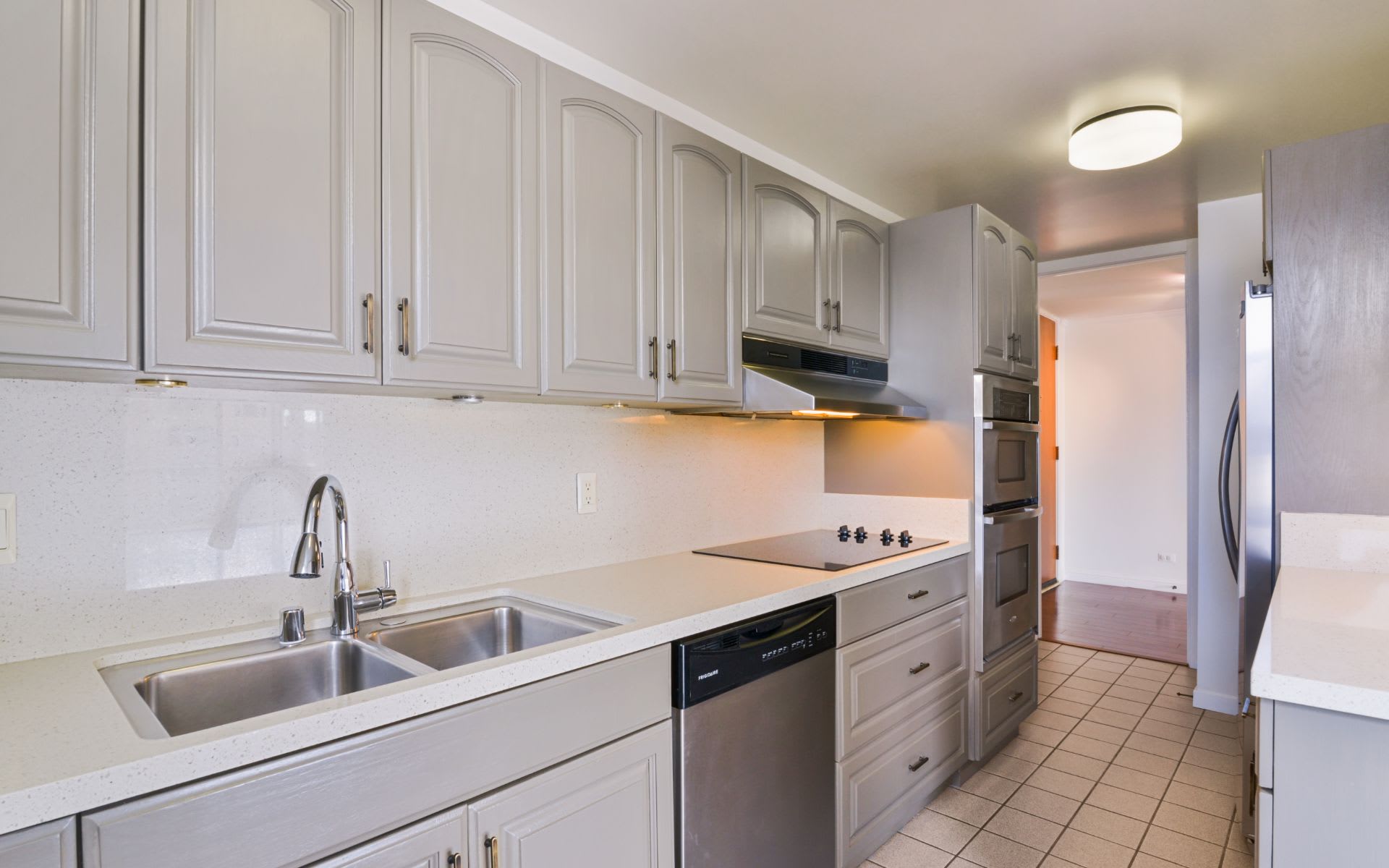 2200 Pacific Ave #10F