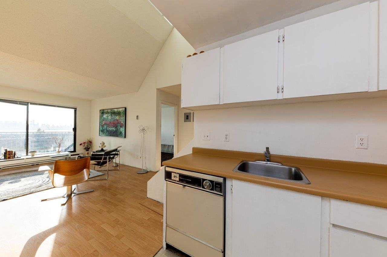 308-251 W 4th St